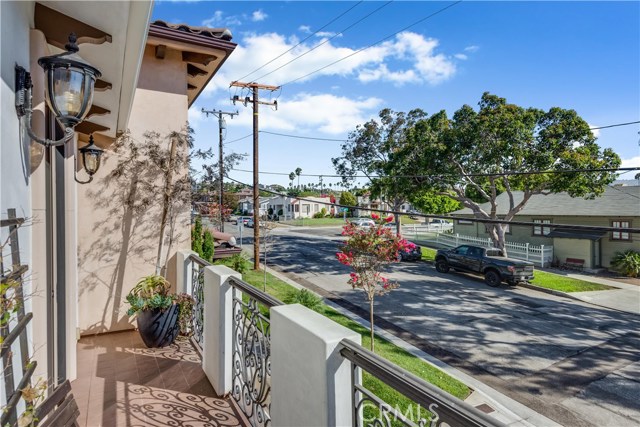 311 Topaz Street, Redondo Beach, California 90277, 5 Bedrooms Bedrooms, ,2 BathroomsBathrooms,Residential,Sold,Topaz,SB17009077