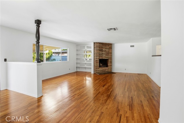 Detail Gallery Image 10 of 38 For 13421 Barbara Ann St, North Hollywood,  CA 91605 - 3 Beds | 2 Baths