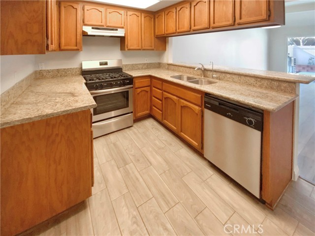 Detail Gallery Image 6 of 28 For 8354 Gabriel Dr #B,  Rancho Cucamonga,  CA 91730 - 2 Beds | 2/1 Baths