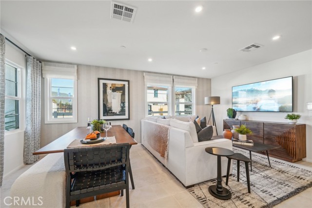 Detail Gallery Image 9 of 34 For 16163 Lumia Way, Fontana,  CA 92336 - 4 Beds | 2/1 Baths