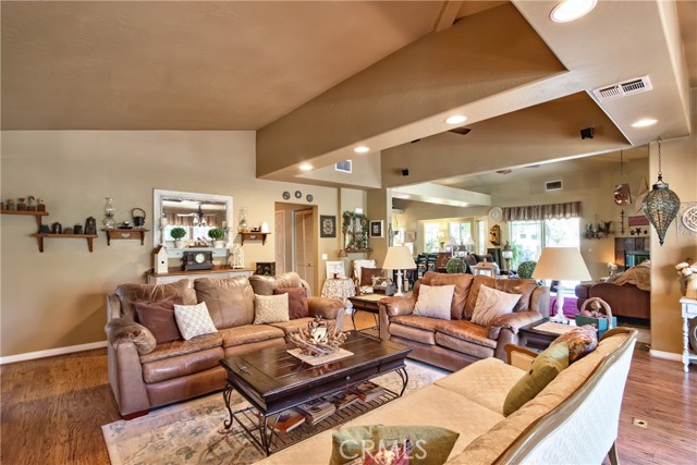 Detail Gallery Image 5 of 72 For 48208 Tanglewood Ct, Aguanga,  CA 92536 - 4 Beds | 2 Baths