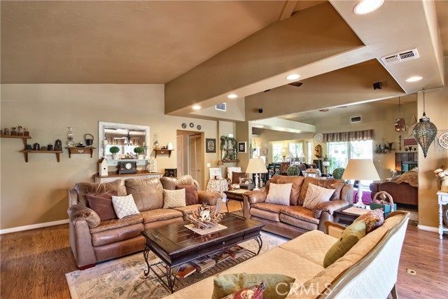 Detail Gallery Image 7 of 74 For 48208 Tanglewood Ct, Aguanga,  CA 92536 - 4 Beds | 2 Baths