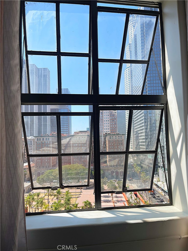 https://media.crmls.org/medias/0ea7870c-43a3-4b62-aa11-bbdbd8177bb6.jpg?preset=X-Large