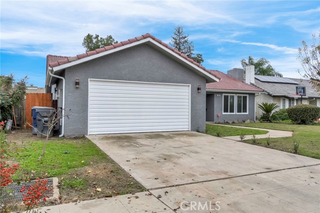 Detail Gallery Image 3 of 35 For 2808 Riverview, Madera,  CA 93637 - 4 Beds | 2/2 Baths