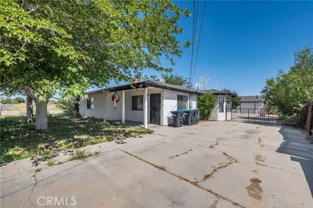 Detail Gallery Image 2 of 30 For 2533 E Avenue Q2, Palmdale,  CA 93550 - 3 Beds | 2 Baths