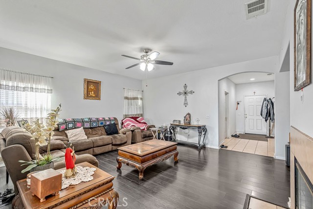 Detail Gallery Image 7 of 33 For 14657 Polo, Victorville,  CA 92394 - 4 Beds | 2 Baths