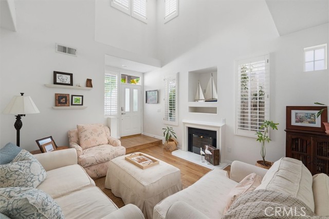 Detail Gallery Image 5 of 28 For 27162 Westview, Valencia,  CA 91354 - 3 Beds | 3 Baths