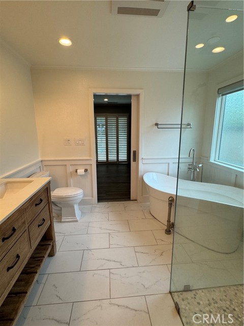204 E I Street, Ontario CA: https://media.crmls.org/medias/0ea9a819-5c3b-44ea-af63-d236e929c1c5.jpg