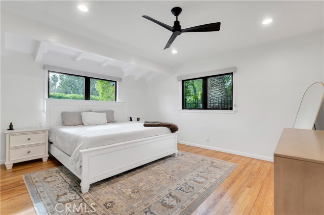 Detail Gallery Image 15 of 29 For 19943 Oxnard, Woodland Hills,  CA 91367 - 4 Beds | 3 Baths