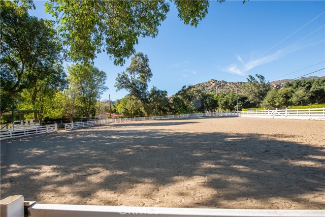 Detail Gallery Image 18 of 33 For 22050 Tulsa, Chatsworth,  CA 91311 - 2 Beds | 3 Baths