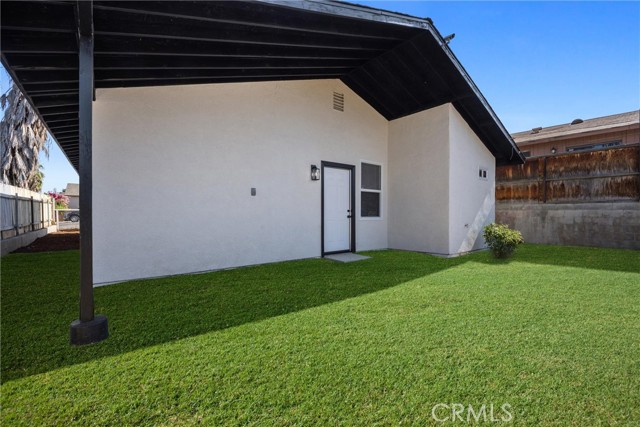 326 Water Street, Bakersfield CA: https://media.crmls.org/medias/0eae3d79-46f2-4cb2-b4f8-141f93c1509a.jpg