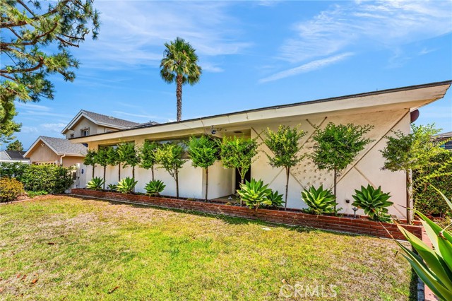 5723 West 74th Street, Los Angeles CA: https://media.crmls.org/medias/0eaefade-f5e2-40a4-b66f-e2027e4e788b.jpg