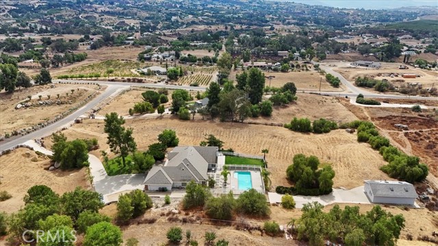 Detail Gallery Image 2 of 69 For 39423 Kapalua Way, Temecula,  CA 92592 - 3 Beds | 4 Baths