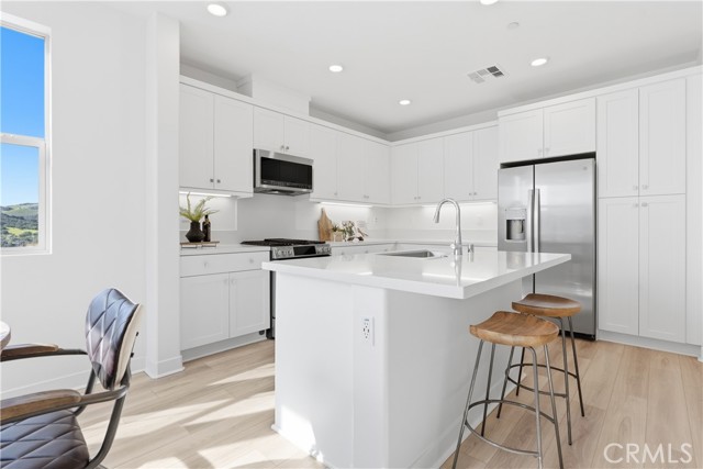 Detail Gallery Image 4 of 75 For 1300 Lasso Way #305,  Rancho Mission Viejo,  CA 92694 - 2 Beds | 2 Baths