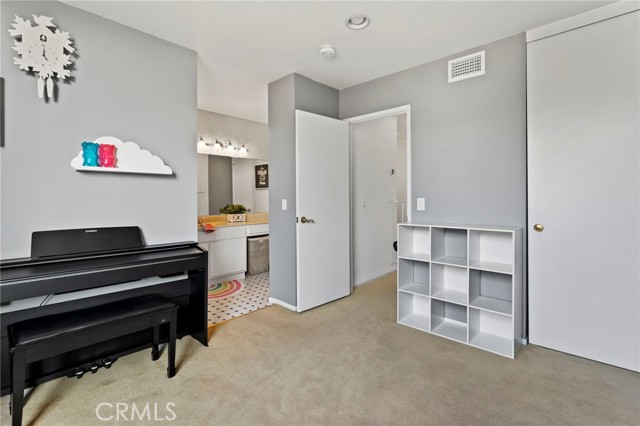 2512 Curtis Avenue, Redondo Beach, California 90278, 2 Bedrooms Bedrooms, ,2 BathroomsBathrooms,Residential,Sold,Curtis,SB23119395