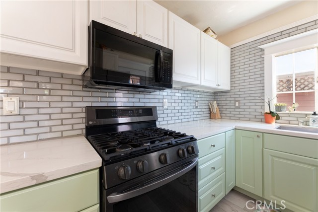 2625 Myrtle Ave, Signal Hill CA: https://media.crmls.org/medias/0eb1735f-936c-4b26-b2fa-89903f0bf2a1.jpg