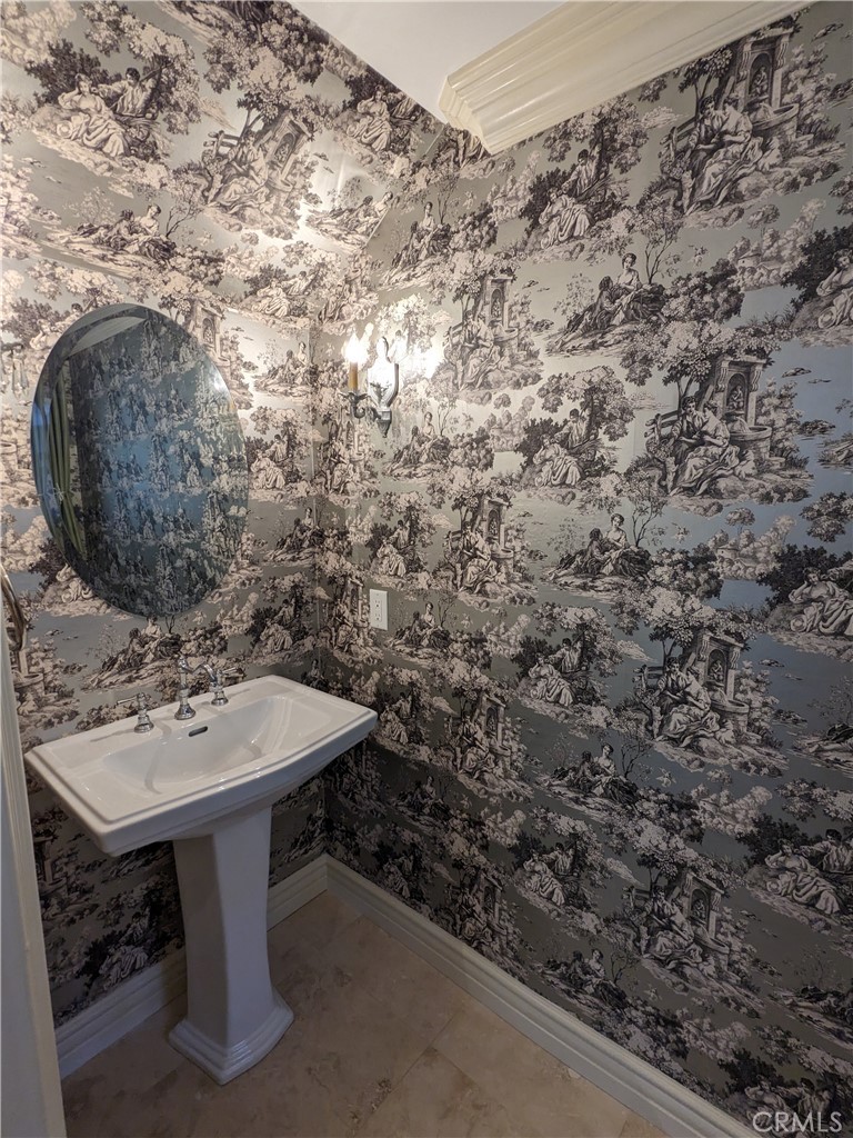 https://media.crmls.org/medias/0eb2112c-bee9-404d-9f0f-dac3419ad0e6.jpg?preset=X-Large