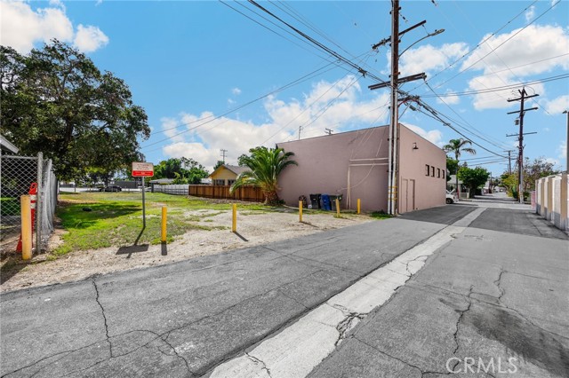 Detail Gallery Image 10 of 22 For 220 W C St, Ontario,  CA 91762 - – Beds | – Baths