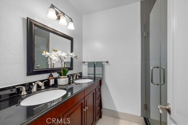 1747 Barry Avenue, Los Angeles CA: https://media.crmls.org/medias/0eb2b329-f484-42d7-a5f4-ce119dd554dc.jpg