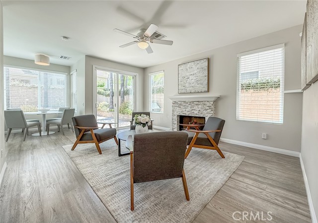 462 Cremona Way, Oak Park CA: https://media.crmls.org/medias/0eb2bc56-60c4-489a-aa2f-2bd82d3ee843.jpg
