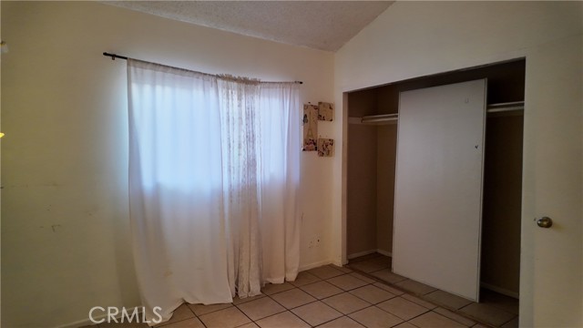 Detail Gallery Image 4 of 11 For 38616 Division, Palmdale,  CA 93550 - 3 Beds | 2 Baths