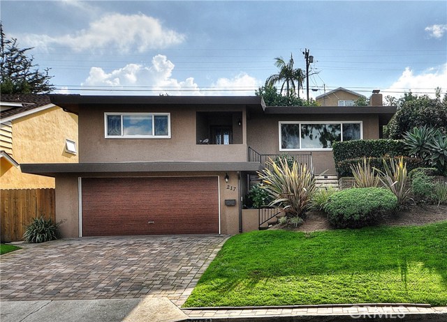 217 Vista Del Parque, Redondo Beach, California 90277, 4 Bedrooms Bedrooms, ,2 BathroomsBathrooms,Residential,Sold,Vista Del Parque,PV17010276