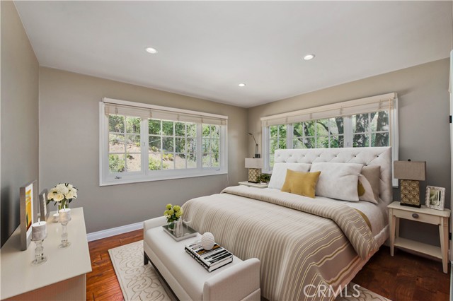 Detail Gallery Image 26 of 54 For 22757 Plummer St, Chatsworth,  CA 91311 - 3 Beds | 3 Baths