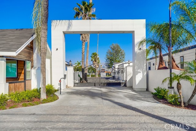 8250 Lankershim Boulevard, Space 19 photo 23