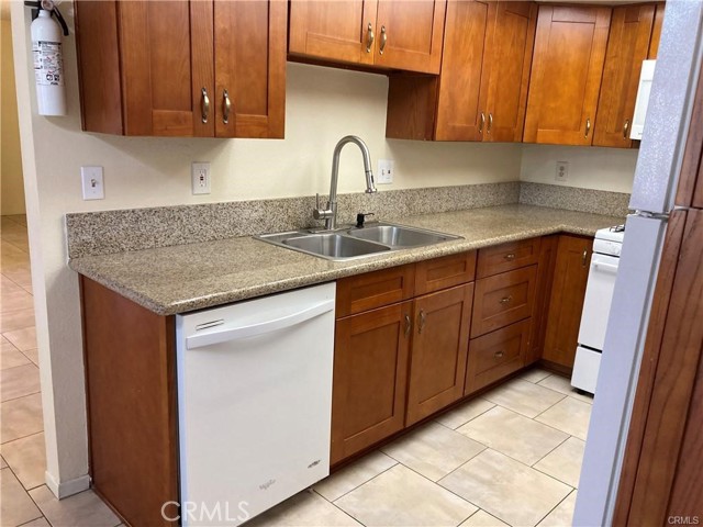 1304 Mountain Avenue, Duarte CA: https://media.crmls.org/medias/0eb38f3a-5d6a-48ee-9f0f-7ae6a084f600.jpg
