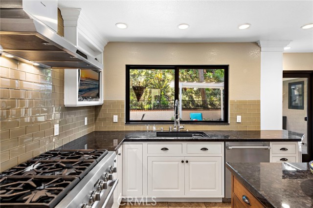 Detail Gallery Image 22 of 46 For 604 Avenida Acapulco, San Clemente,  CA 92672 - 5 Beds | 3/1 Baths