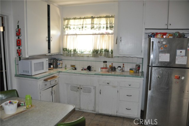 2712 Thurman Avenue, Los Angeles, California 90016, 3 Bedrooms Bedrooms, ,1 BathroomBathrooms,Single Family Residence,For Sale,Thurman,SB24136030
