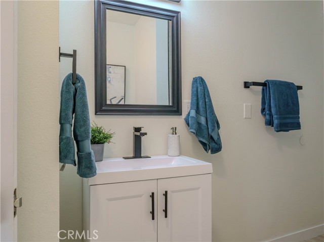 Detail Gallery Image 10 of 42 For 15801 Malpais Ln, Victorville,  CA 92394 - 3 Beds | 2 Baths