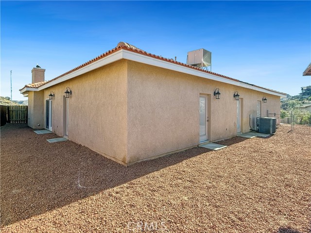 57466 Buena Suerte Road, Yucca Valley CA: https://media.crmls.org/medias/0eb5a2b2-07cc-4e1f-a9c7-ab1fda513148.jpg