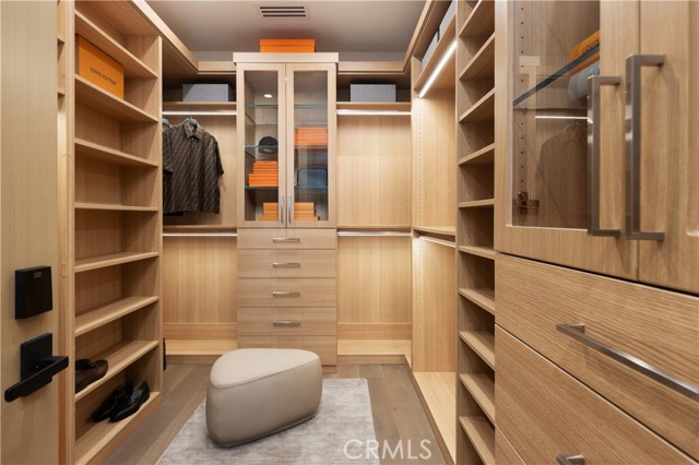 412 Heliotrope Avenue, Corona del Mar CA: https://media.crmls.org/medias/0eb5a71d-e8af-43a0-95d6-09a3936da813.jpg