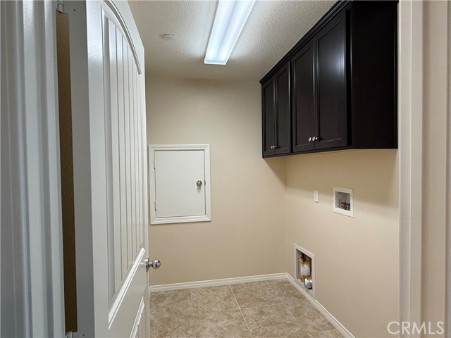 Detail Gallery Image 9 of 16 For 7435 Silver Saddle Ct., Corona,  CA 92880 - 4 Beds | 3/1 Baths