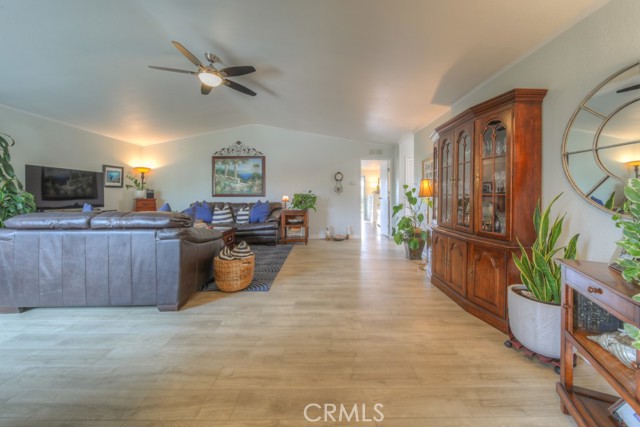 Detail Gallery Image 7 of 74 For 1473 Salem Ct, Oceanside,  CA 92057 - 4 Beds | 4 Baths