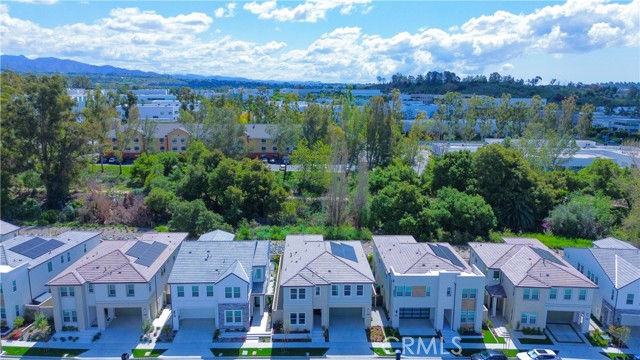 390 Riverbend, Lake Forest CA: https://media.crmls.org/medias/0eb7686f-6f6f-4ca3-904d-7ddccccb8c48.jpg