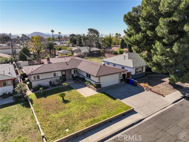 17349 Barbee Street, Fontana, California 92336, 3 Bedrooms Bedrooms, ,2 BathroomsBathrooms,Single Family Residence,For Sale,Barbee,CV25004150