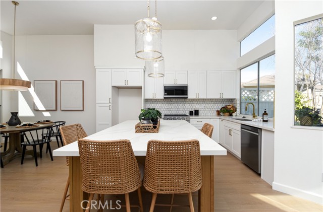 Detail Gallery Image 9 of 30 For 38749 Muirfield Dr, Murrieta,  CA 92562 - 3 Beds | 3/1 Baths