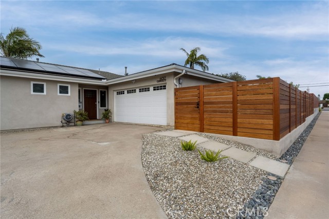 6017 Carnegie Street, San Diego CA: https://media.crmls.org/medias/0eb7ce49-055e-48b9-9acc-8c53e4c6e059.jpg