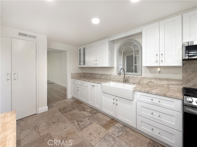 Detail Gallery Image 12 of 34 For 1232 Woodside Dr, Placentia,  CA 92870 - 2 Beds | 2 Baths