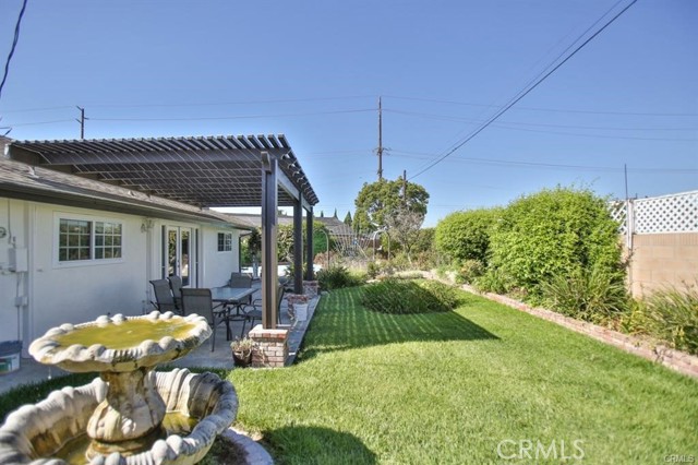 Detail Gallery Image 3 of 6 For 18534 Cottonwood St, Fountain Valley,  CA 92708 - 3 Beds | 2 Baths