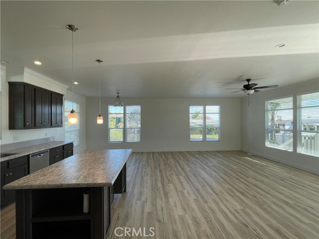 Detail Gallery Image 3 of 12 For 929 E Foothill Bld #187,  Upland,  CA 91786 - 3 Beds | 2 Baths