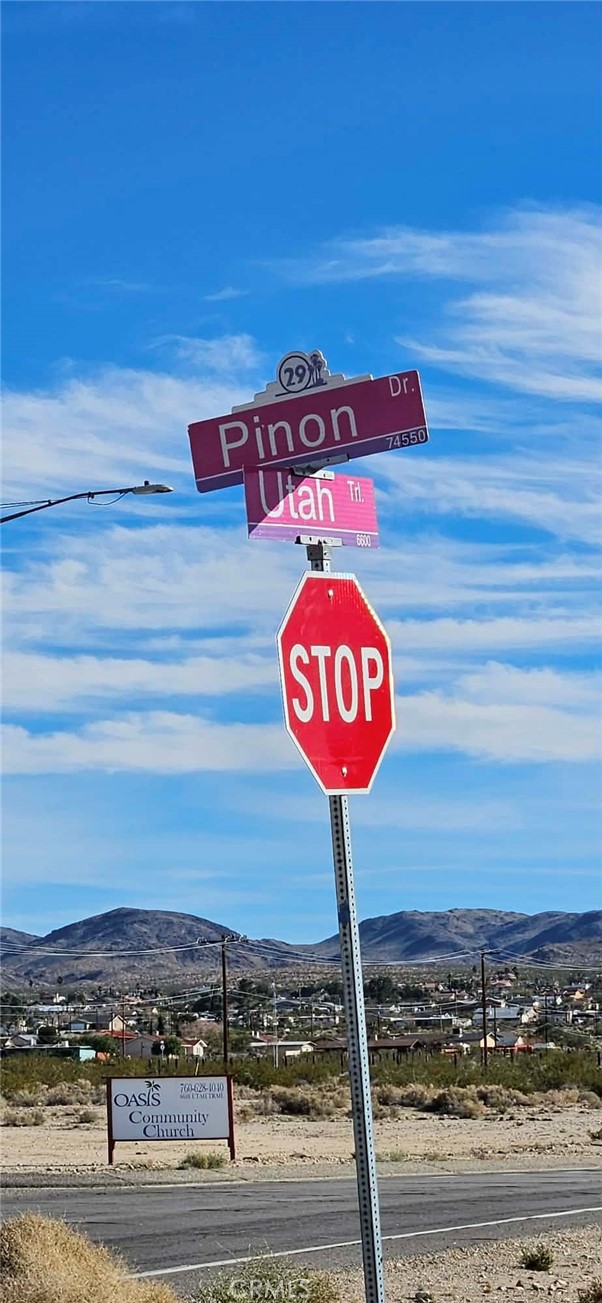 Detail Gallery Image 4 of 11 For 800 Utah Trl., Twentynine Palms,  CA 92277 - – Beds | – Baths