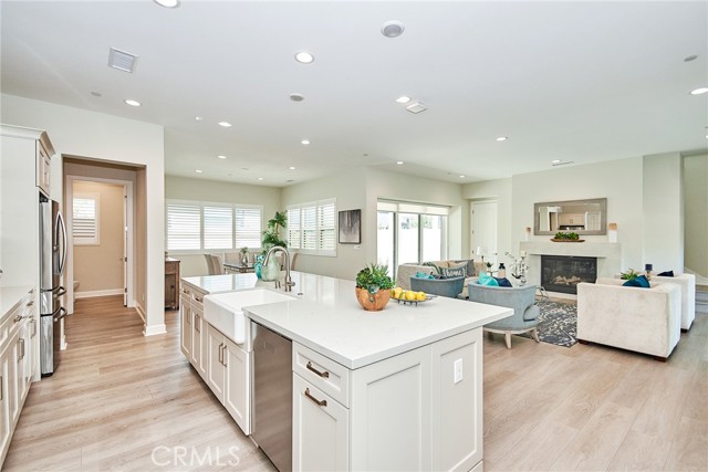 133 Aspect, Irvine CA: https://media.crmls.org/medias/0eb9fb18-7fd1-436d-b8da-4648f2253c0a.jpg