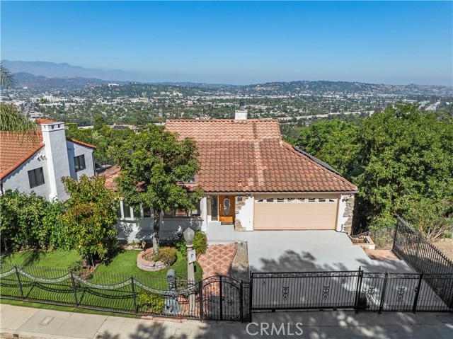 3916 Carnavon Way, Los Angeles CA: https://media.crmls.org/medias/0eba84d6-7767-4ebc-90fe-a8eebf1214ac.jpg