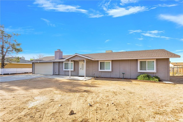 Detail Gallery Image 3 of 36 For 22331 Ramona Ave, Apple Valley,  CA 92307 - 3 Beds | 2 Baths
