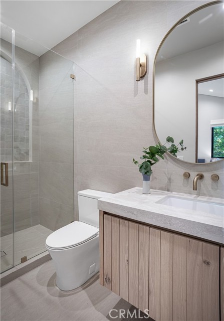 Detail Gallery Image 21 of 34 For 4830 Valjean Ave, Encino,  CA 91436 - 5 Beds | 5/1 Baths