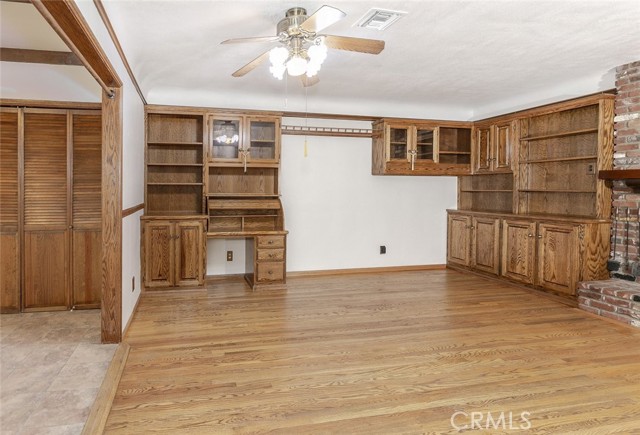 835 N Lincoln Street, Burbank CA: https://media.crmls.org/medias/0ebc7c69-626f-4d6c-a6ae-4d9a52478489.jpg