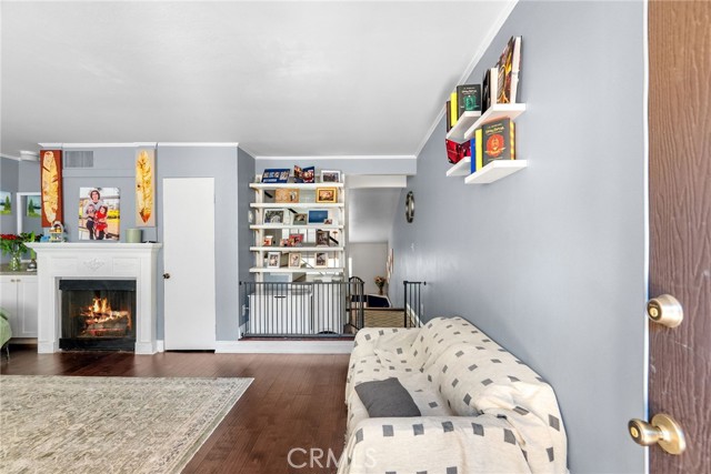 5463 Newcastle Avenue, Encino CA: https://media.crmls.org/medias/0ebcaeda-86ca-4c39-8abd-ee9203a733c8.jpg